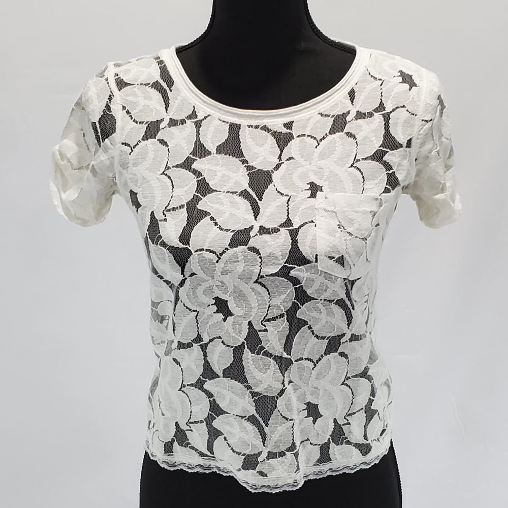 Abercrombie & Fitch White Flower Short Sleeve